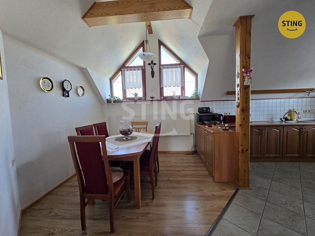 Pronájem rodinného domu 170 m², pozemek 878 m² – fotografie 4