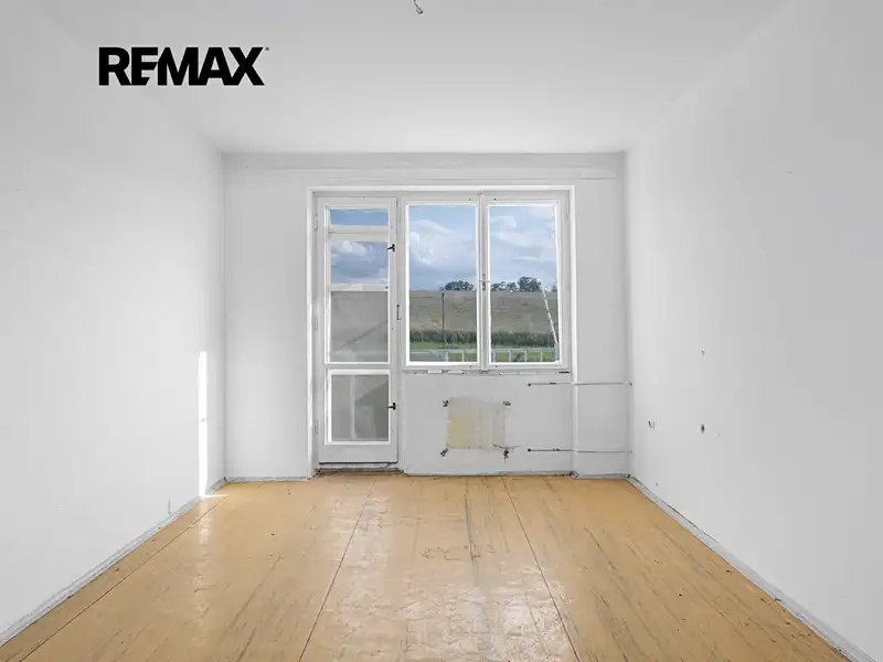 Prodej bytu 3+1 68 m², Zvoleněves – náhled fotky 3