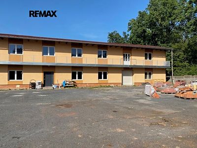 Pronájem obchodního prostoru 744 m²