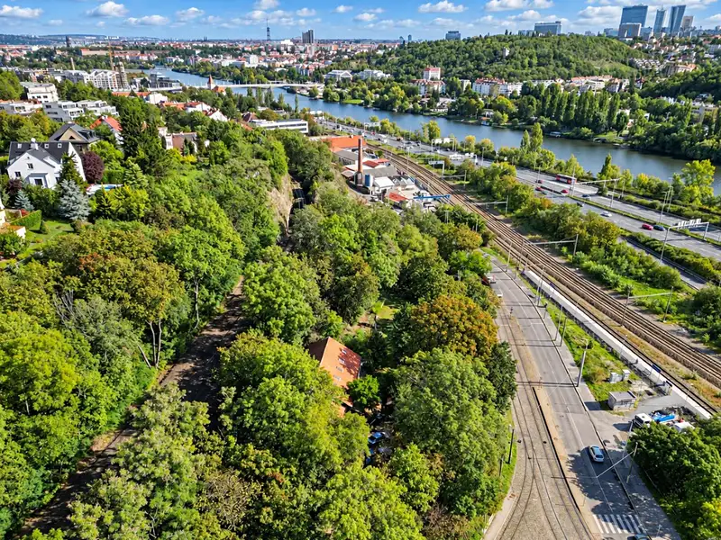 Prodej stavebního pozemku 1168 m², Praha – náhled fotky 2