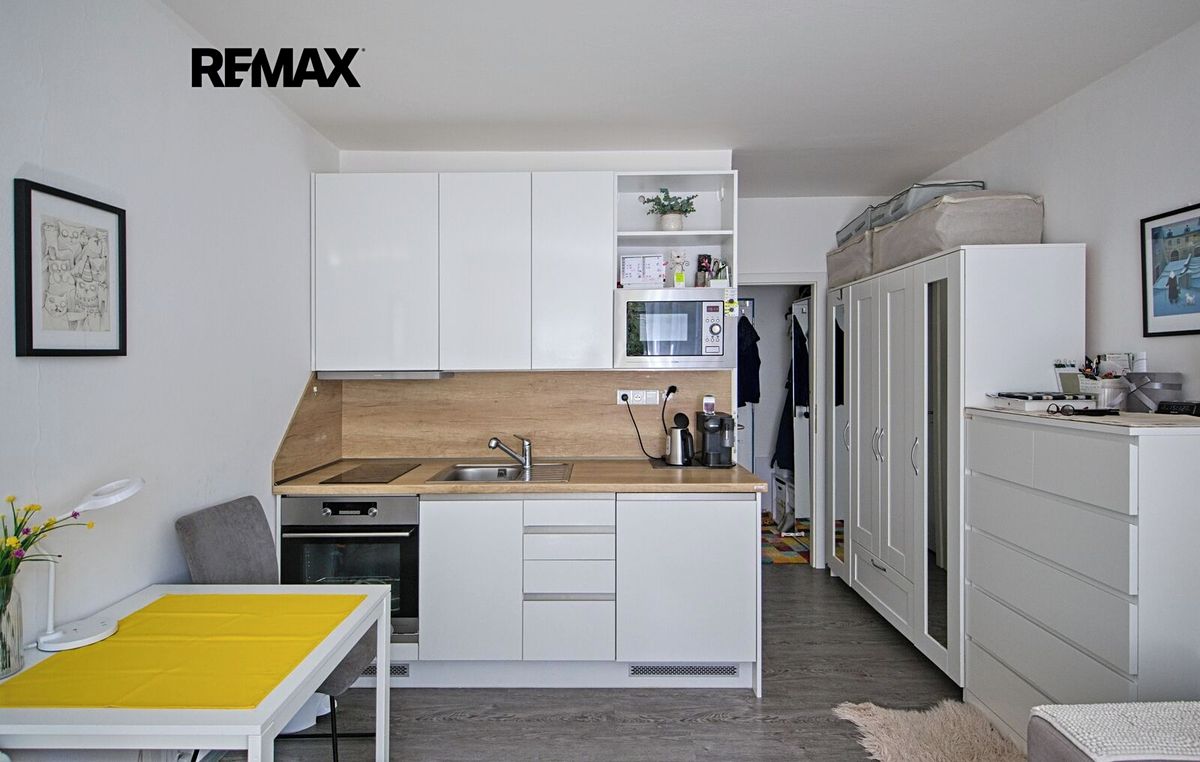 Prodej bytu 1+kk 21 m², Zlín – fotka 1 z 3