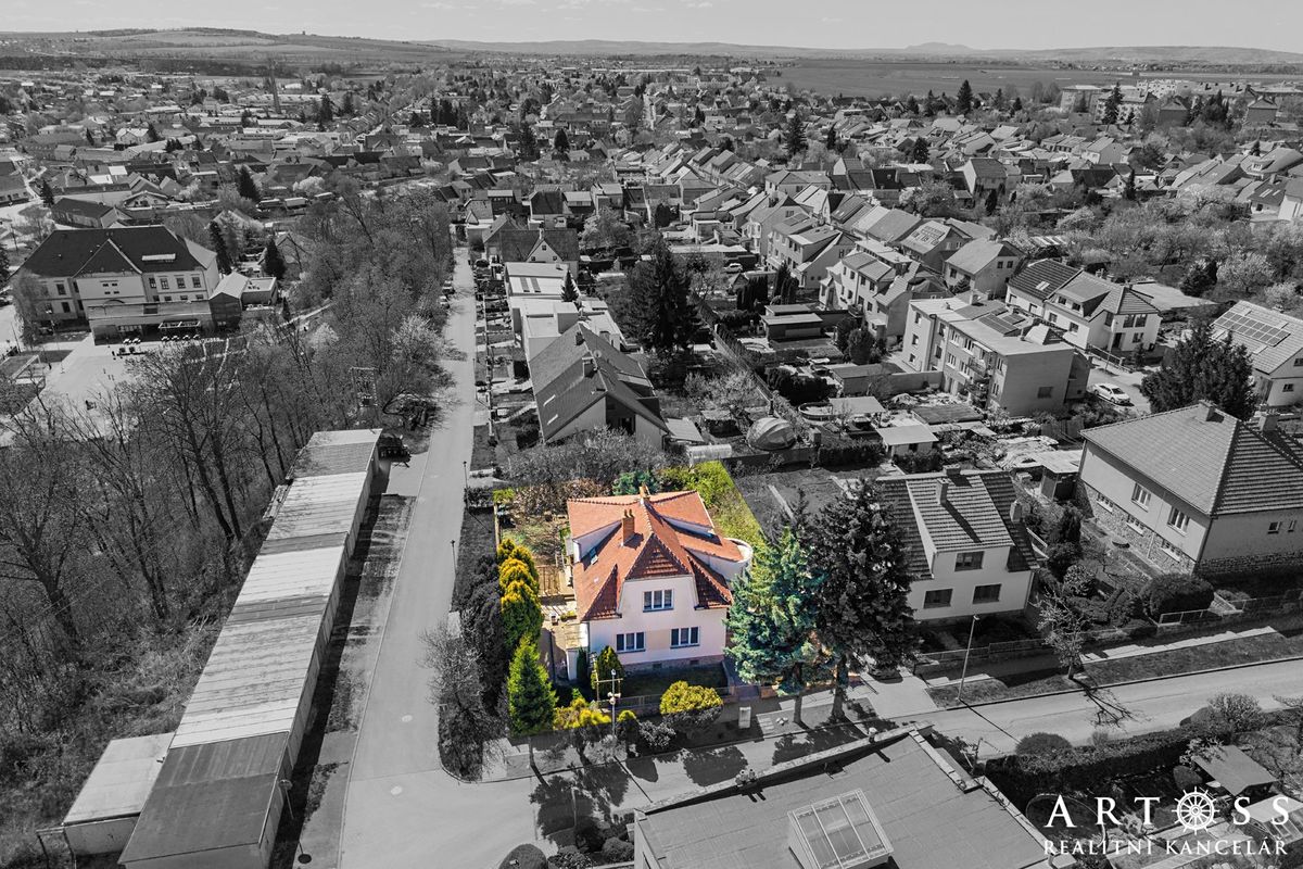 Prodej rodinného domu 167 m², pozemek 710 m² – fotografie 2