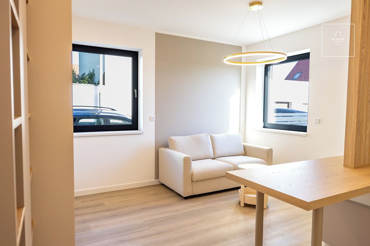 Pronájem bytu 1+kk 28 m² – fotografie 2