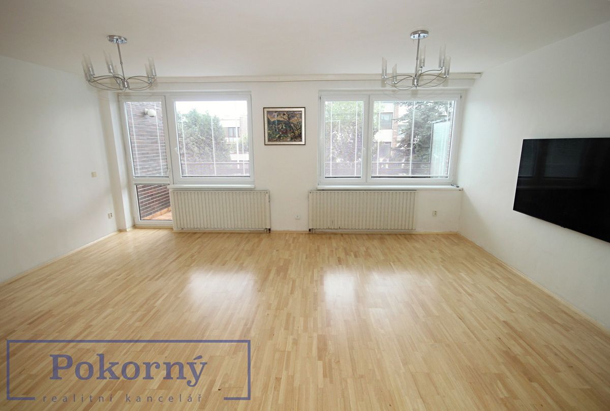 Pronájem vícegeneračního domu 220 m², pozemek 177 m² – fotografie 3