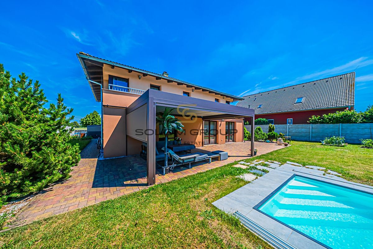 Prodej rodinného domu 212 m², pozemek 800 m²