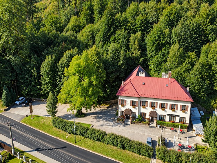 Prodej komerčního prostoru, 550 m² (1 z 29)