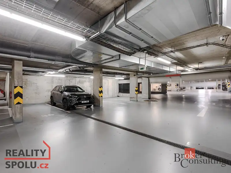 Pronájem bytu 1+kk 37 m², Praha – náhled fotky 2