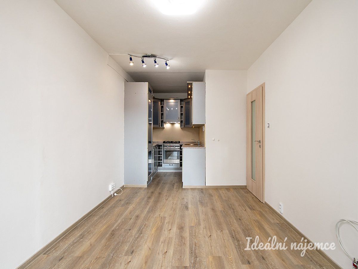 Pronájem bytu 2+kk 39 m² – fotografie 2