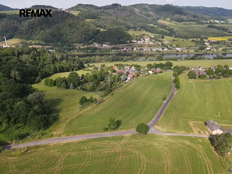 Prodej stavebního pozemku 17584 m², Děčín – náhled fotky 1