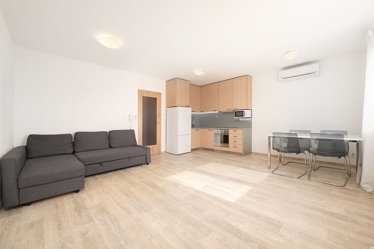 Pronájem bytu 2+kk 61 m²