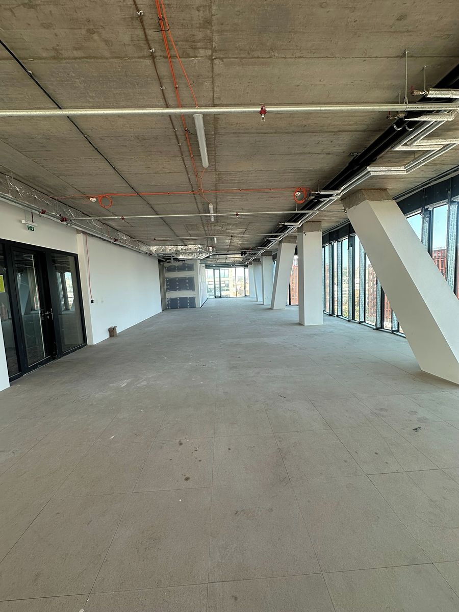 Pronájem kanceláře 322 m² – fotografie 2
