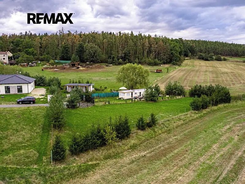 Prodej stavebního pozemku 886 m², Drevníky – náhled fotky 2