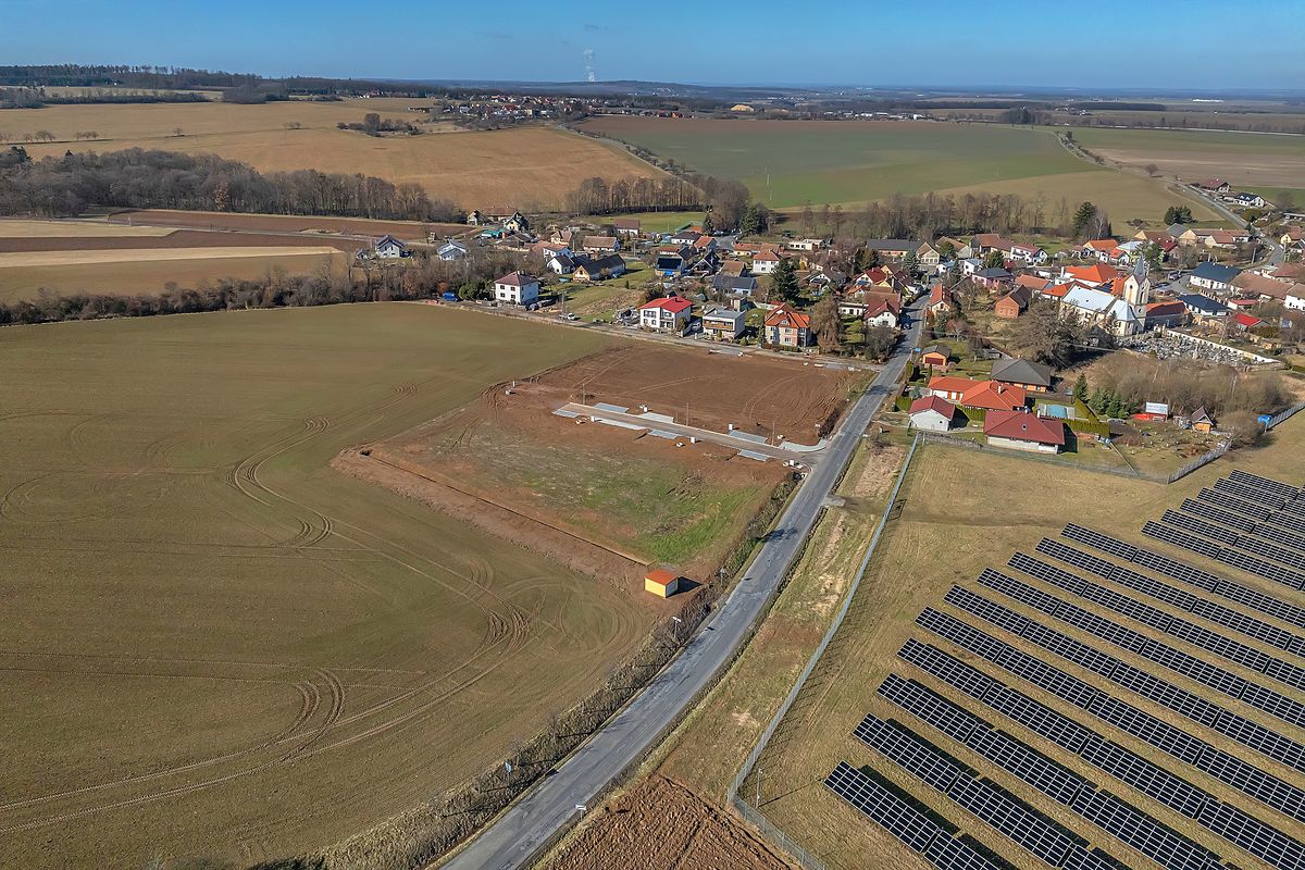 Prodej stavebního pozemku 1211 m², Morašice – fotka 1 z 3