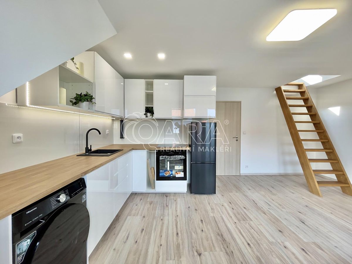 Pronájem bytu 3+kk 84 m²