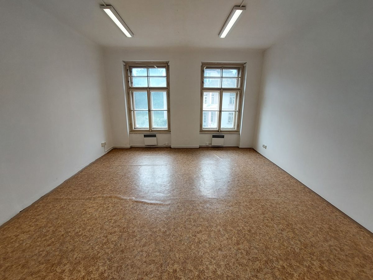 Pronájem kanceláře 25 m² – fotografie 2