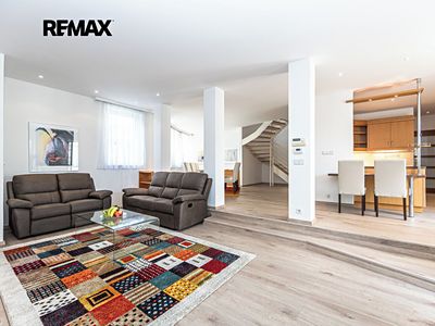 Pronájem rodinného domu 256 m², pozemek 222 m²