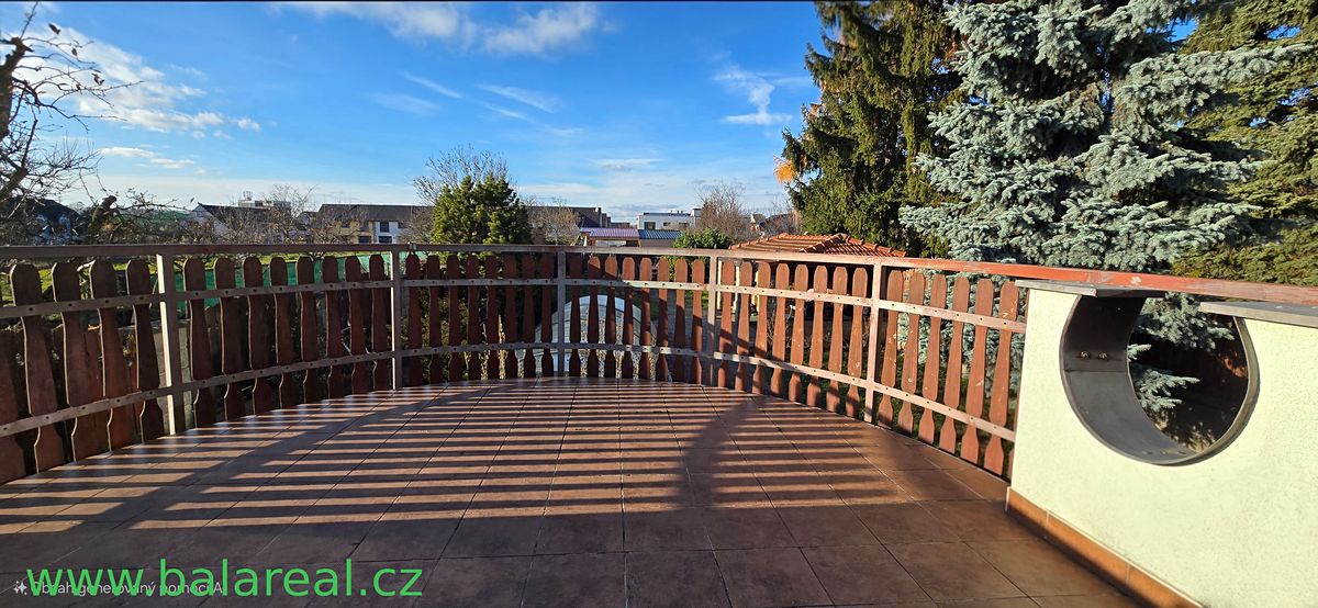 Pronájem bytu 3+kk 60 m² – fotografie 2