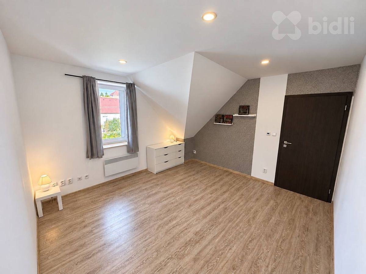 Pronájem bytu 2+kk 58 m² – fotografie 5