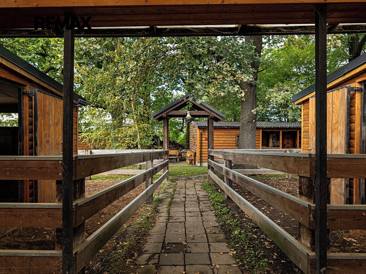 Prodej komerčního prostoru, 2 400 m² (21 z 29)