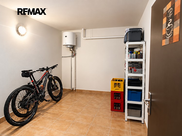 Pronájem komerčního prostoru, 102 m² (7 z 10)