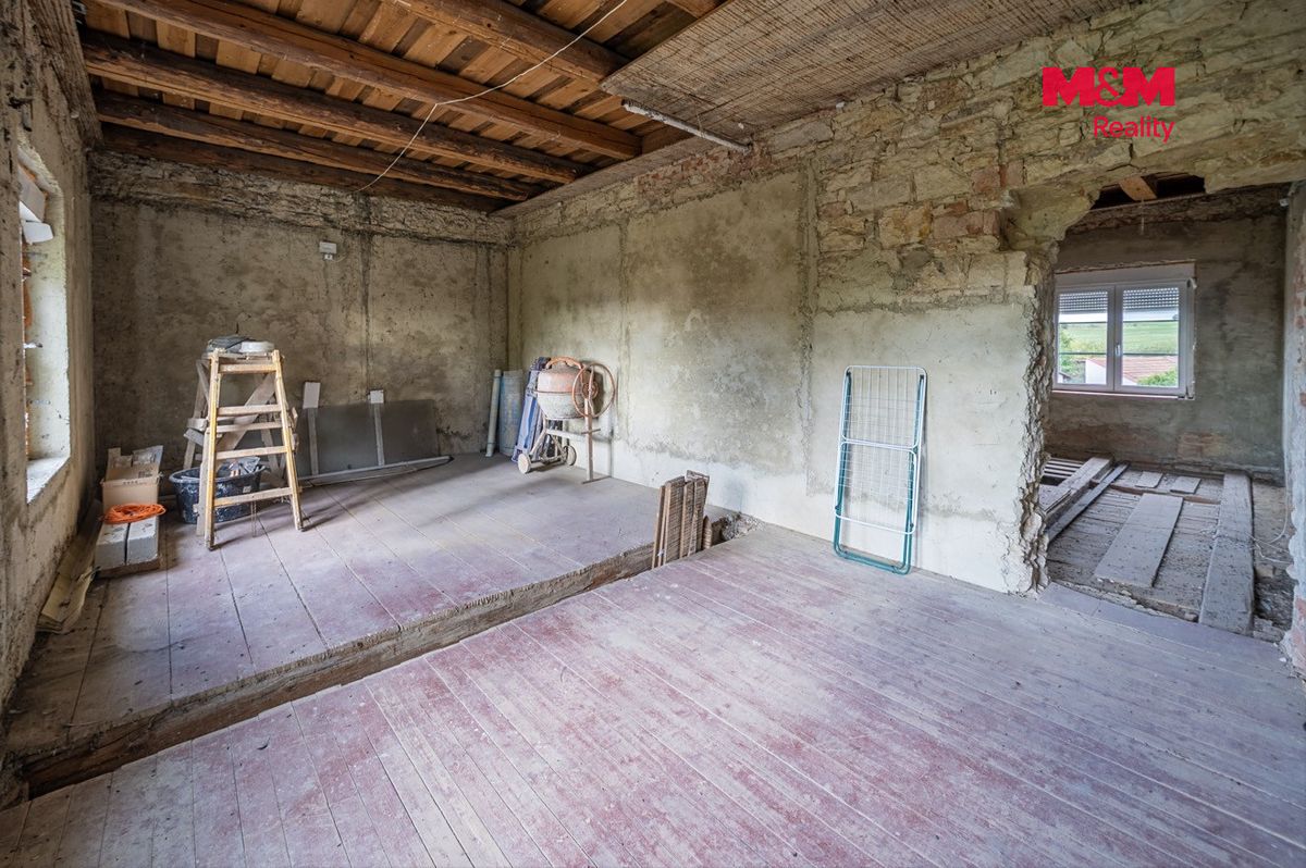 Prodej rodinného domu 300 m², pozemek 444 m² – fotografie 5