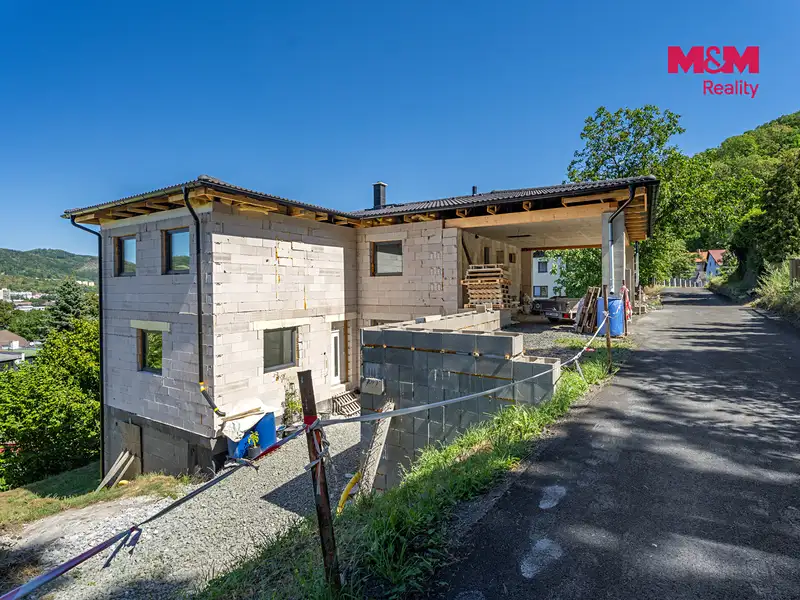 Prodej rodinného domu 210 m², pozemek 1374 m², Ústí nad Labem – náhled fotky 2