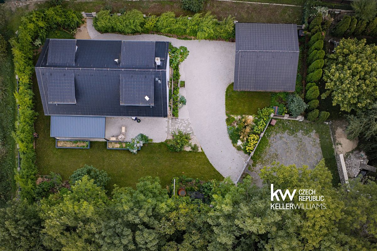 Prodej rodinného domu 145 m², pozemek 723 m² – fotografie 2