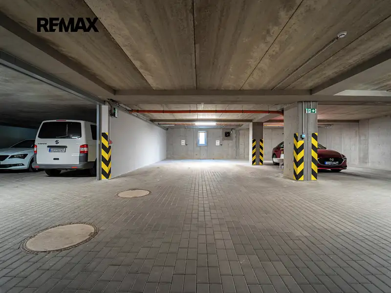 Prodej garážového stání 31 m², Kolín – náhled fotky 3