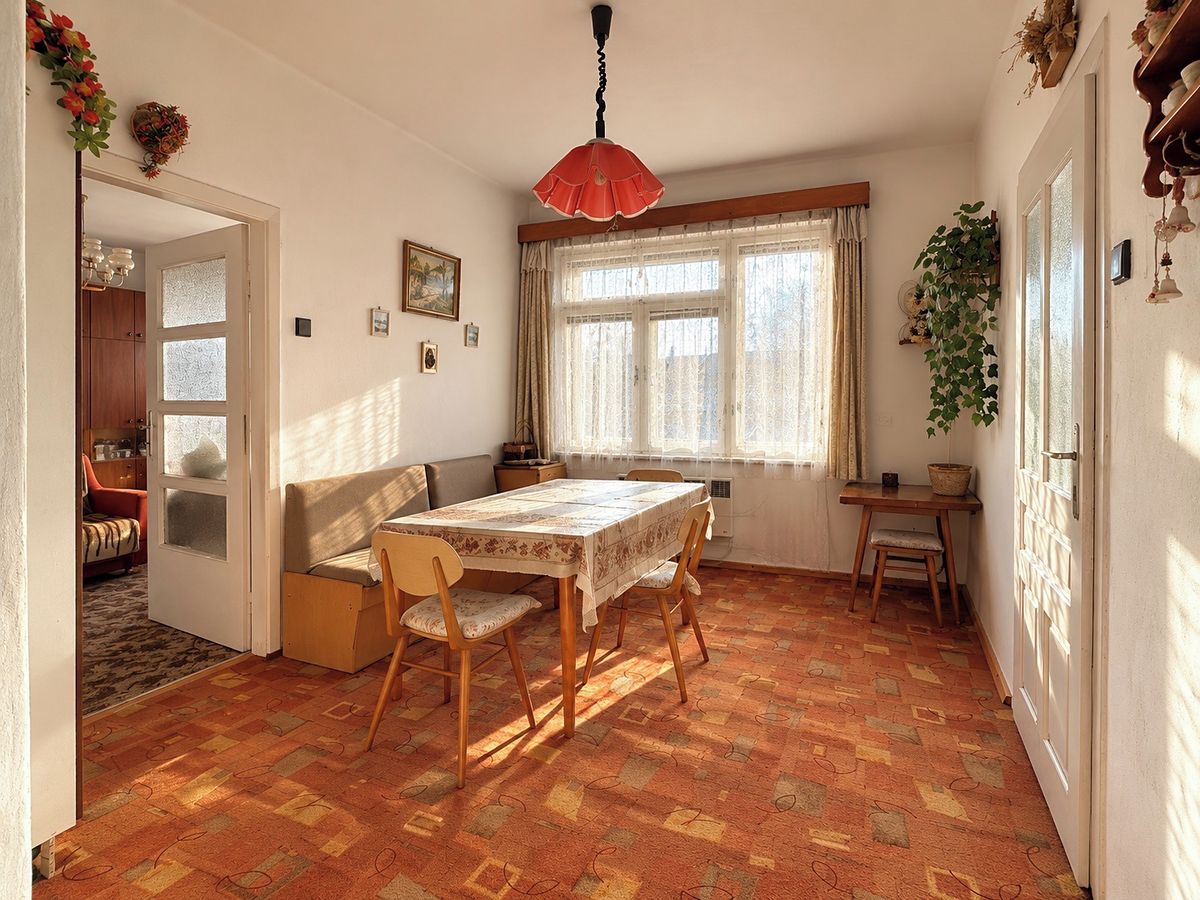 Prodej rodinného domu 212 m², pozemek 665 m²