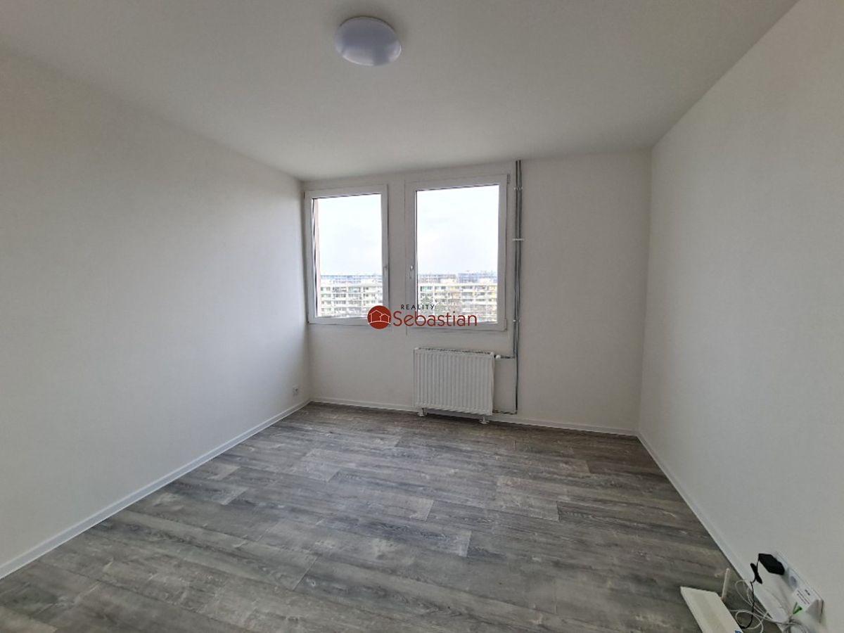 Pronájem bytu 2+1 37 m² – fotografie 3