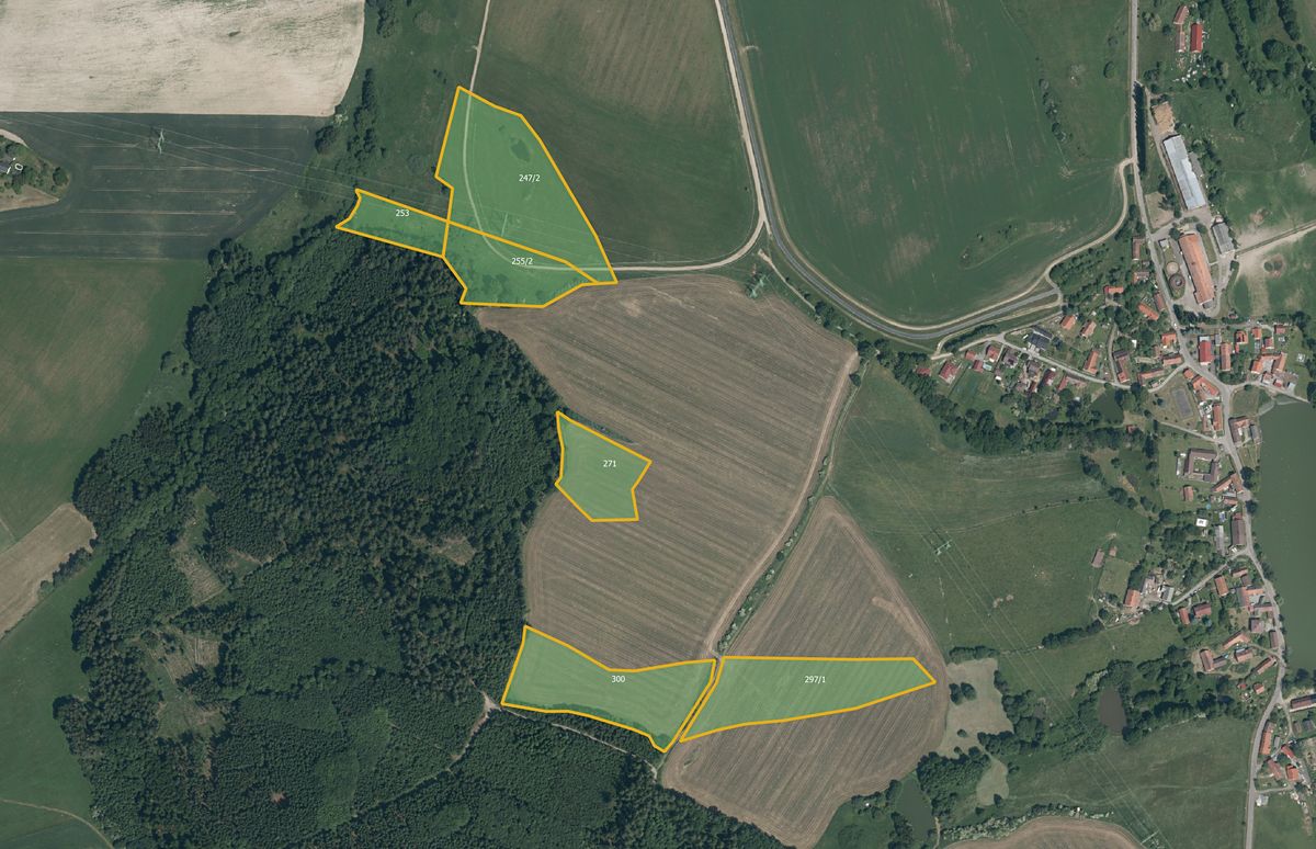Prodej pole 64632 m², Jankov – fotka 1 z 3