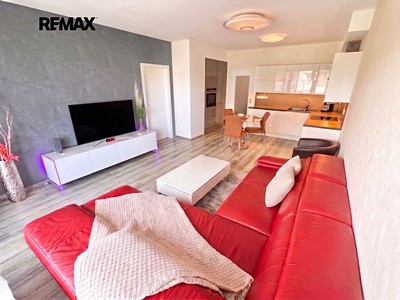 Prodej bytu 2+kk, 61 m² (2 z 22)