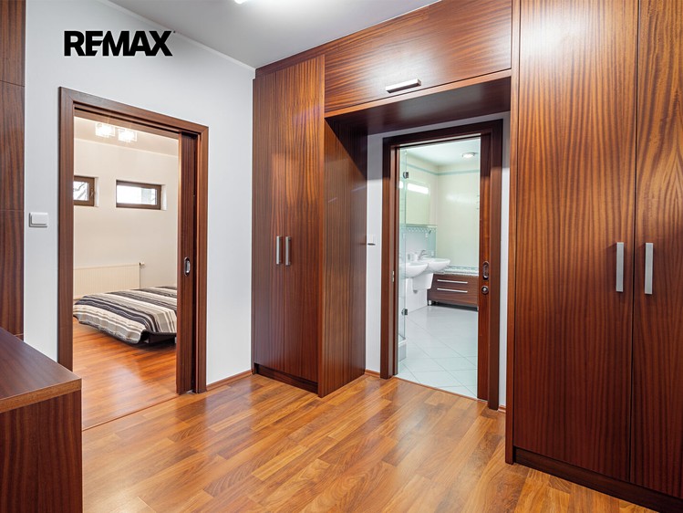 Будинок на продаж, 325 м² (16 з 35)