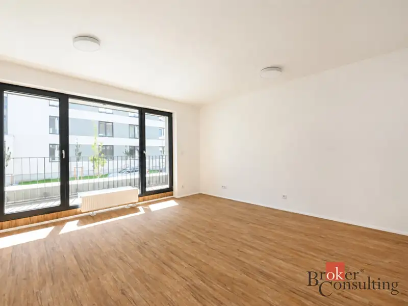Pronájem bytu 1+kk 33 m², Plzeň – náhled fotky 2