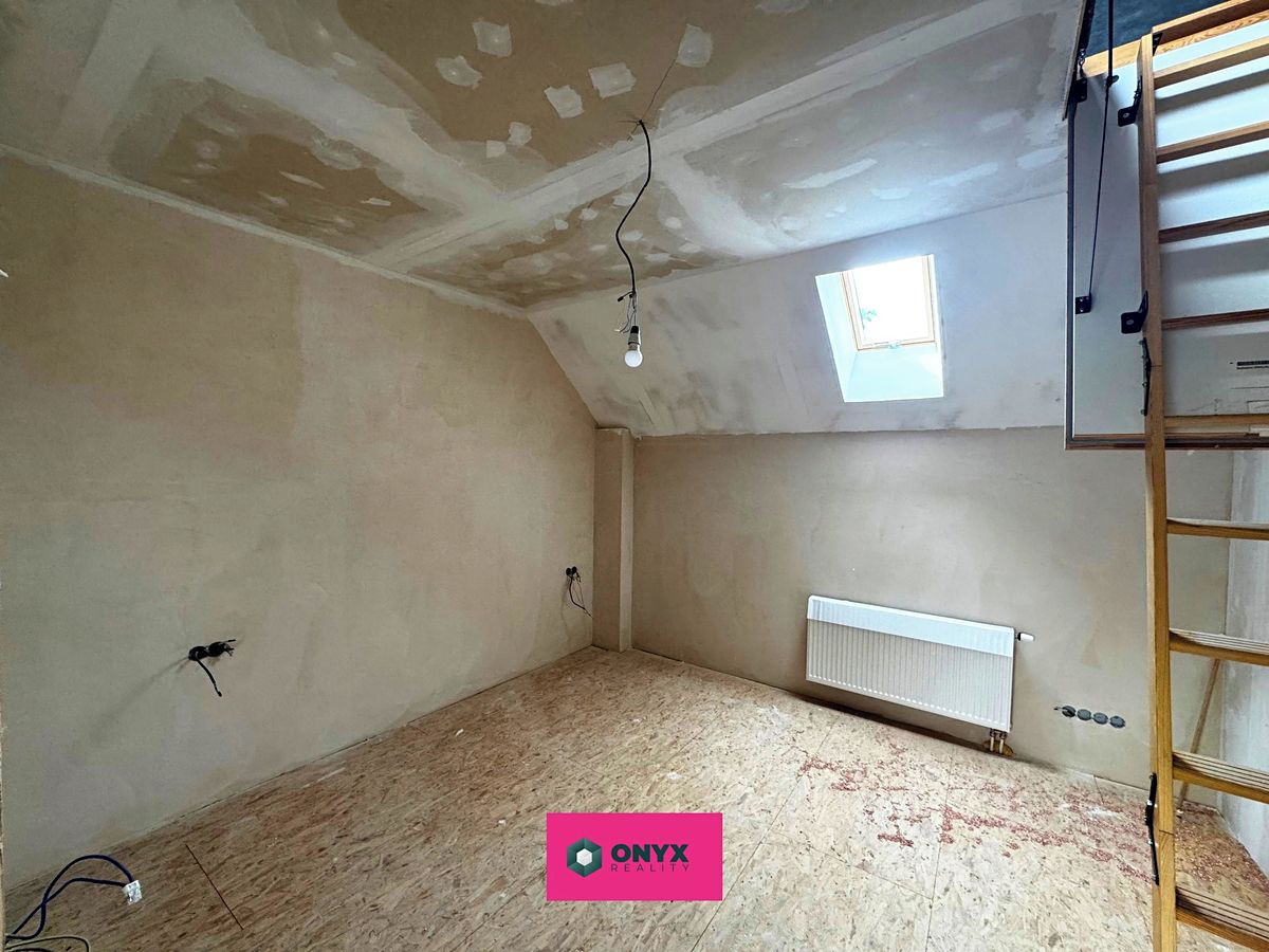 Prodej rodinného domu 344 m², pozemek 430 m² – fotografie 5