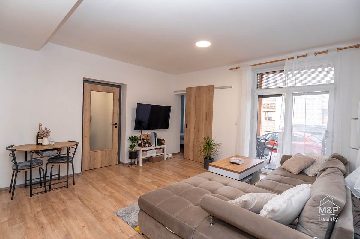 Pronájem bytu 2+kk 41 m² – fotografie 3
