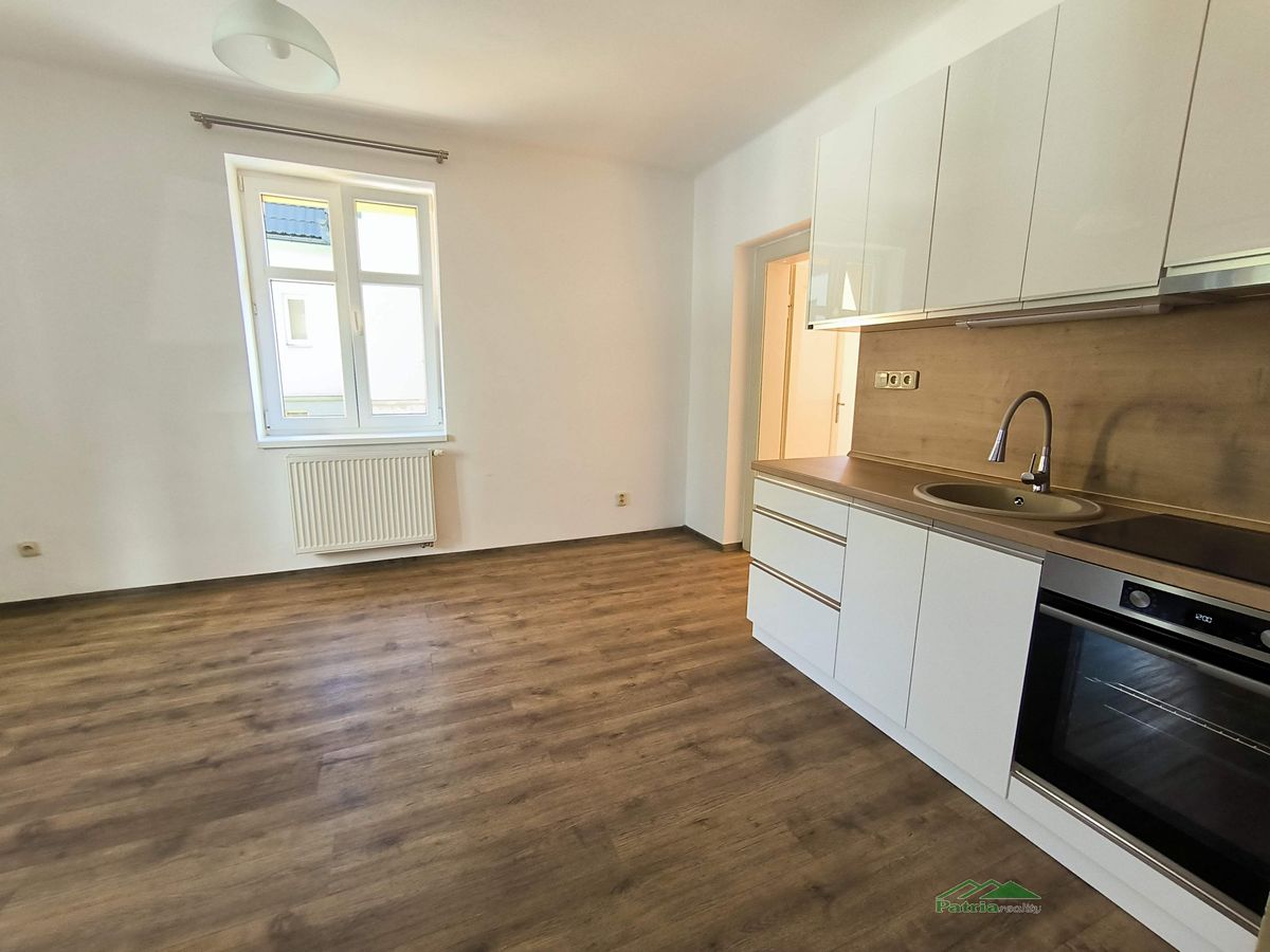 Pronájem bytu 2+kk 45 m² – fotografie 2