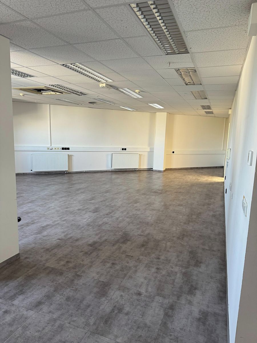 Pronájem kanceláře 310 m²