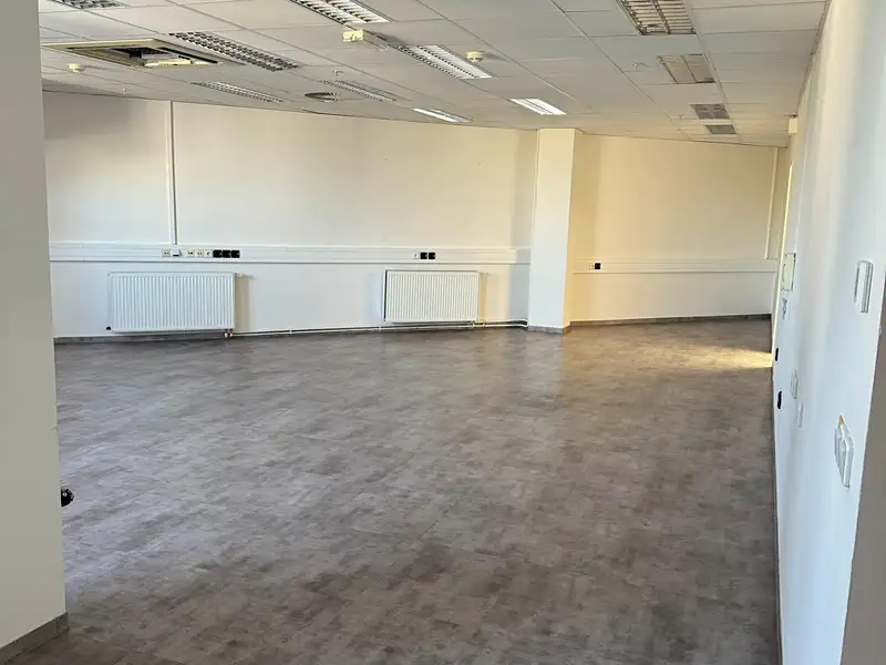 Pronájem kanceláře 310 m², Čestlice – náhled fotky 1