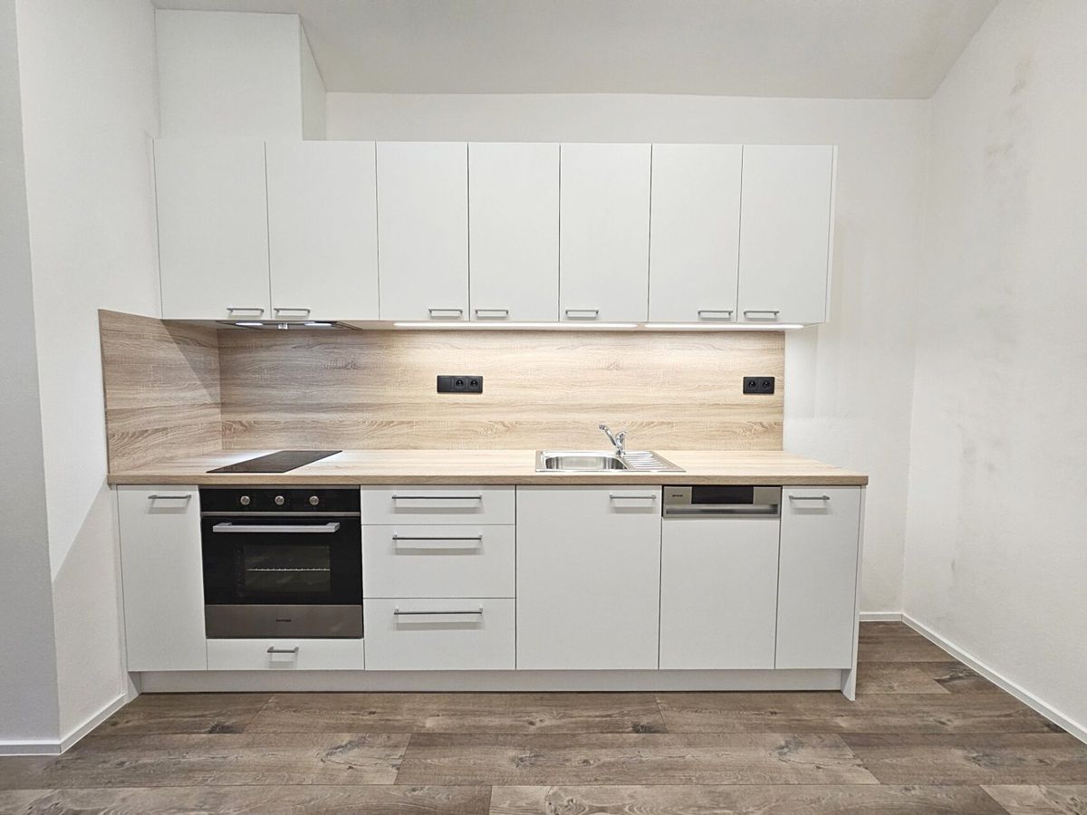 Pronájem bytu 1+1 35 m² – fotografie 3