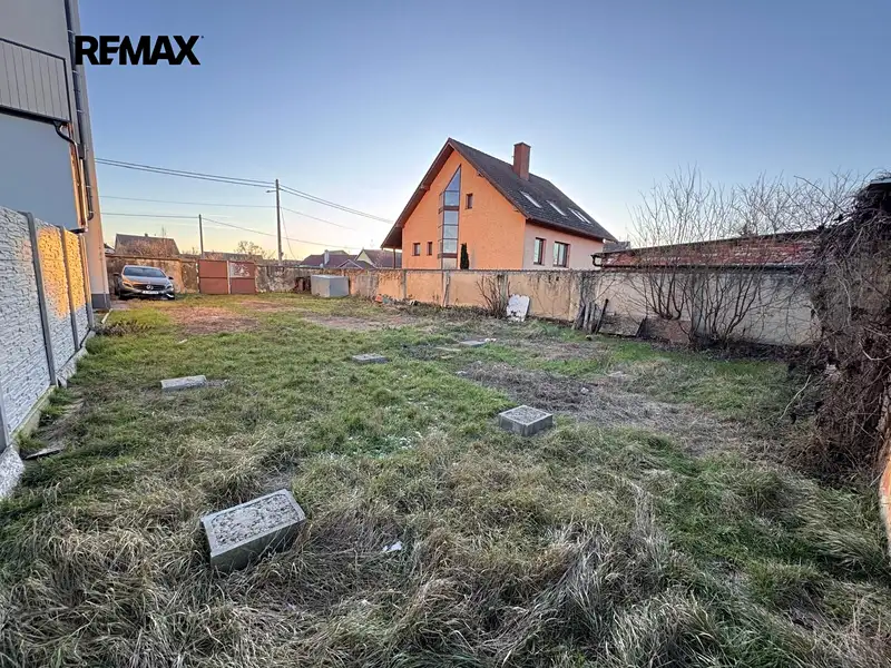 Prodej stavebního pozemku 853 m², Znojmo – náhled fotky 2