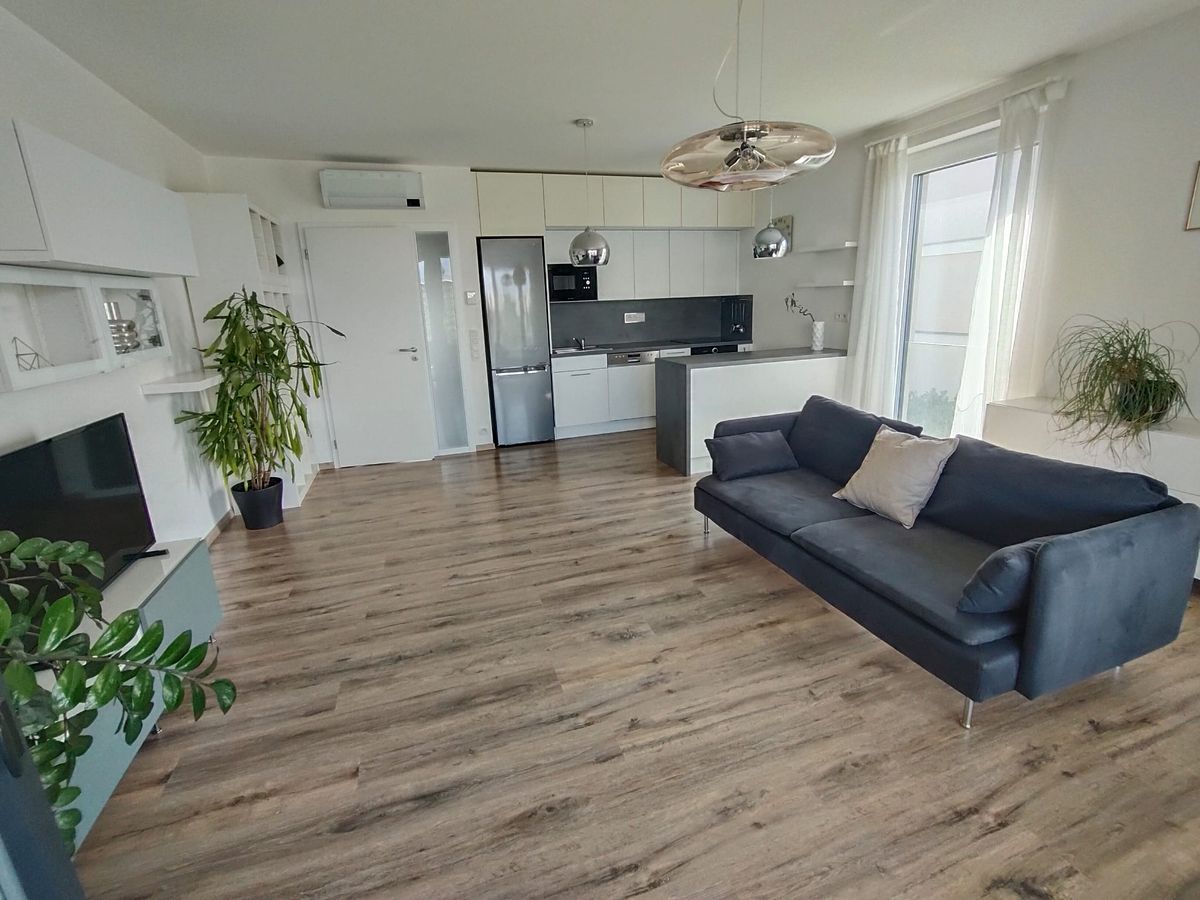 Pronájem bytu 2+kk 70 m²