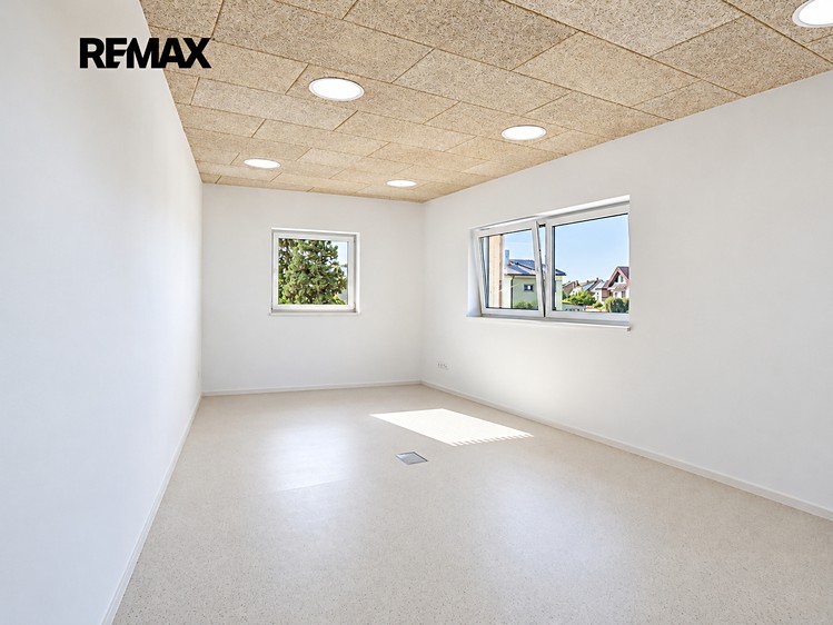 Pronájem komerčního prostoru, 110 m² (3 z 30)