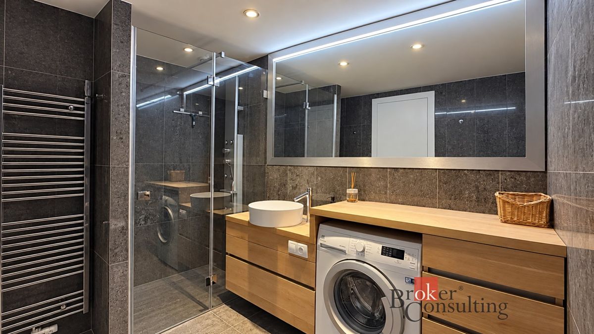Pronájem bytu 1+kk 46 m² – fotografie 2