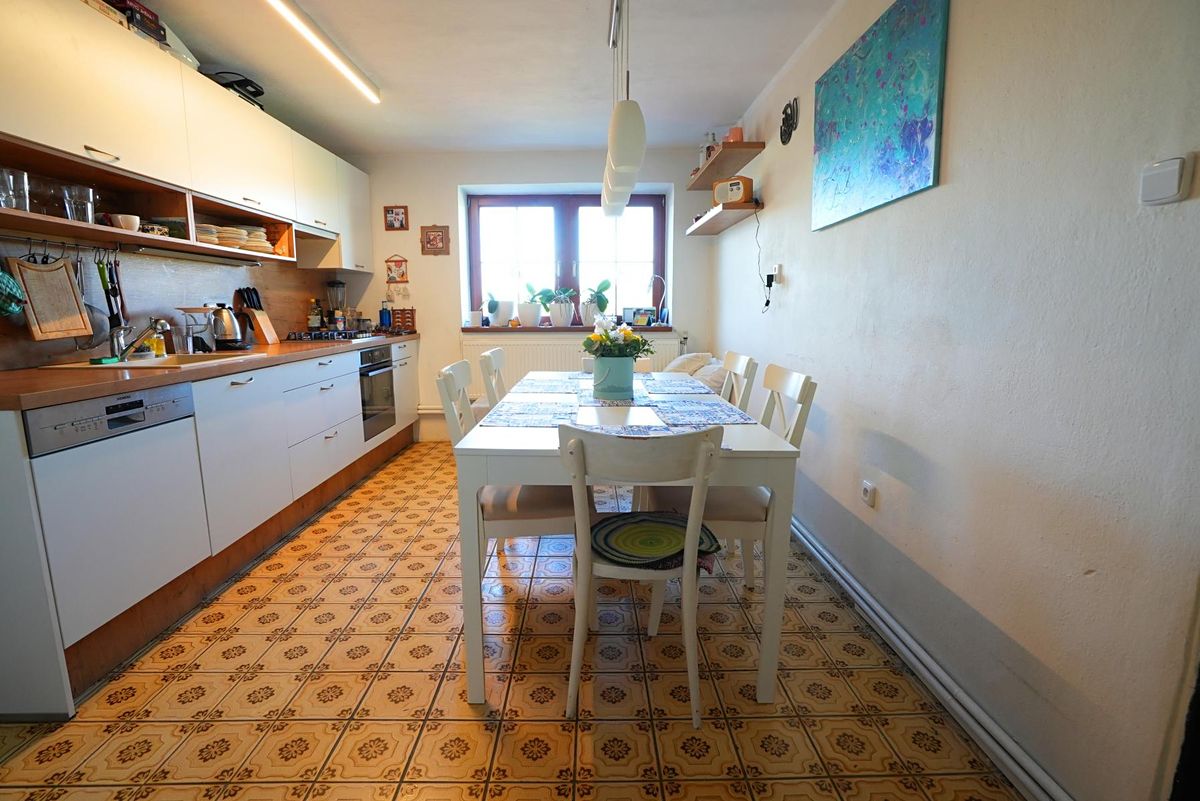 Pronájem rodinného domu 160 m², pozemek 1135 m² – fotografie 5