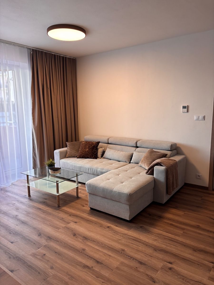 Pronájem bytu 2+kk 48 m² – fotografie 4