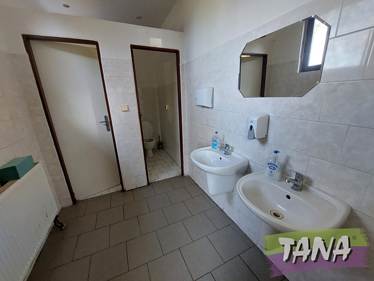 Prodej komerčního prostoru, 640 m² (23 z 30)