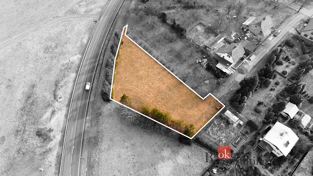 Prodej stavebního pozemku 1728 m² – fotografie 2