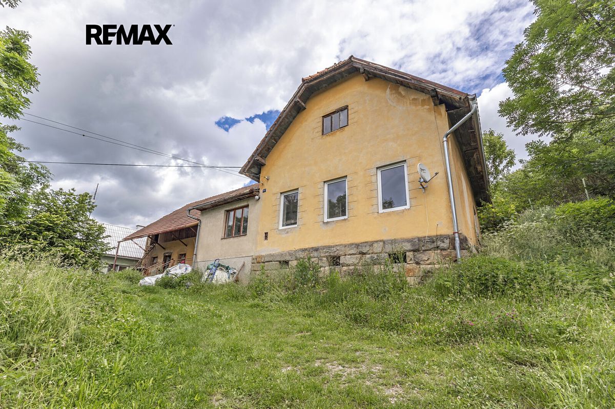 Prodej rodinného domu 174 m², pozemek 2512 m²