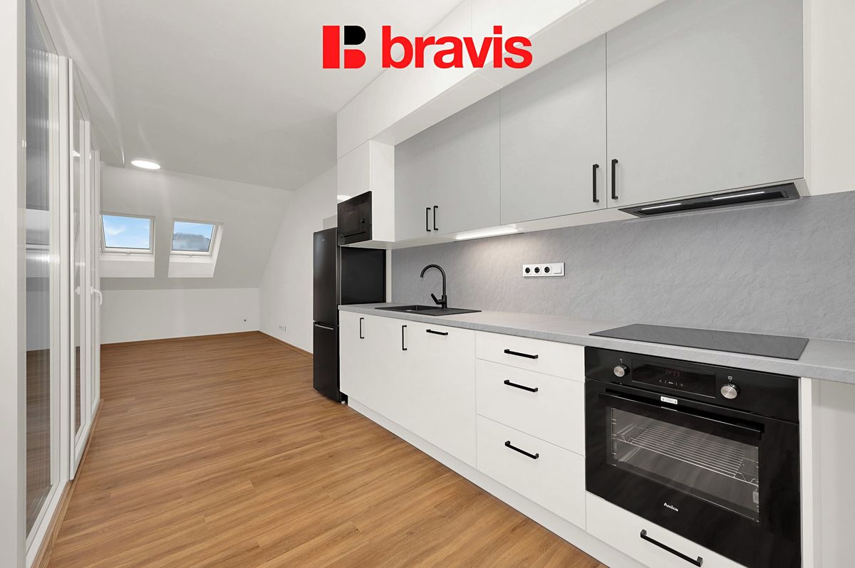 Pronájem bytu 4+kk 89 m² – fotografie 2